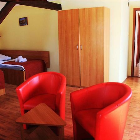 Penzion Relax Kadan Ngoại thất bức ảnh