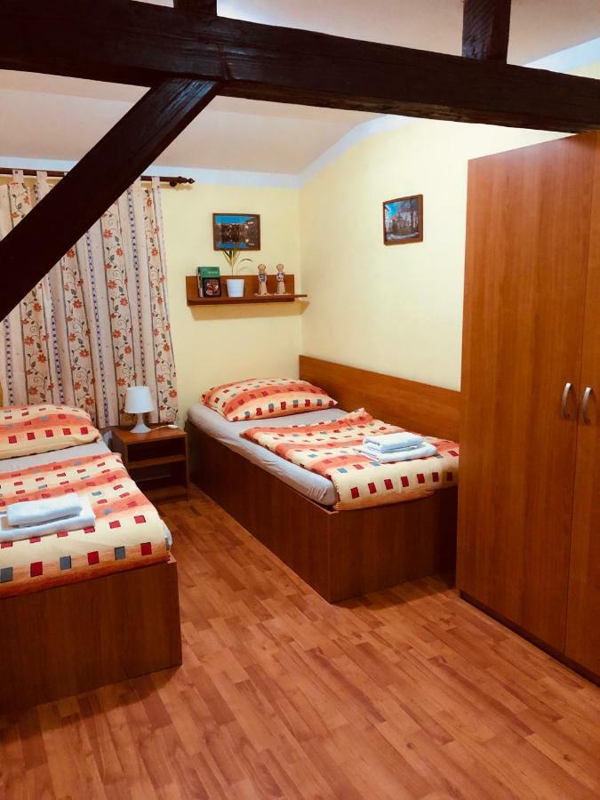 Penzion Relax Kadan Ngoại thất bức ảnh
