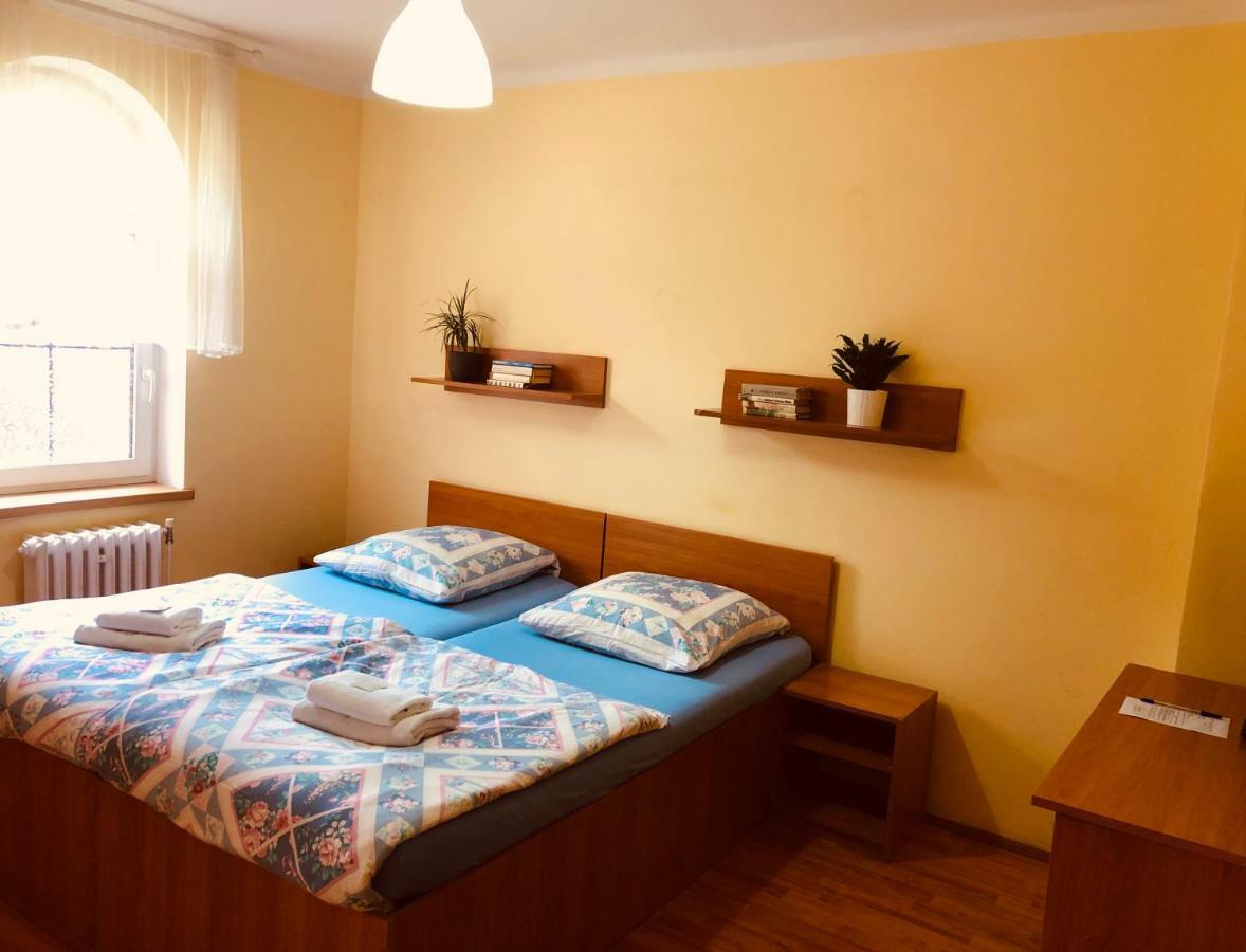 Penzion Relax Kadan Ngoại thất bức ảnh